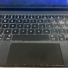 iPad Pro 11インチ（第3世代）– 512GB（Wi-Fiのみ、使用済み、良好な状態）とMagic Keyboardの画像