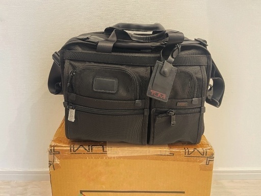【未使用品】TUMI トゥミ：D26141 DH 拡張機能付きブリーフケース