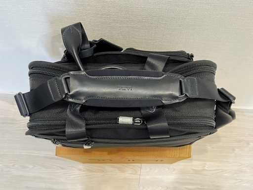 【未使用品】TUMI トゥミ：D26141 DH 拡張機能付きブリーフケース