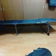 キャンプベッド　コットの画像