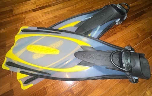 CRESSI REACT フィン グレー/イエロー　L-XLサイズ