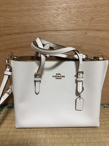 COACHホワイトレザーショルダーバック