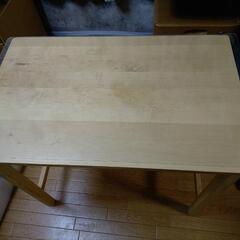 折りたたみ机の画像