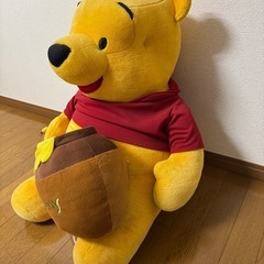 巨大プーさんぬいぐるみの画像