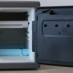 3月30日に取り消します。テンキー式金庫, 耐火耐水金庫,美品, 中古, 購入価格3万5千円くらいの画像