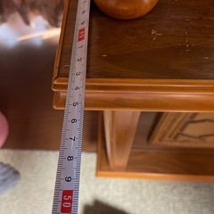 レトロな食器棚の画像