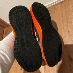 アディダスランニングシューズの画像