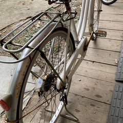 26インチ前カゴ付き自転車の画像