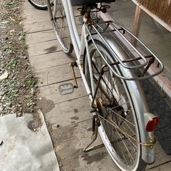 26インチ前カゴ付き自転車の画像
