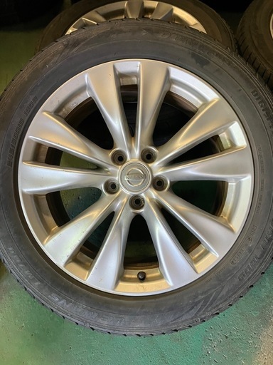 日産純正　　スカイライン18インチホイール