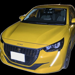 プジョー 208 アリュール　ワンオーナー　置くだけ充電　車検1...