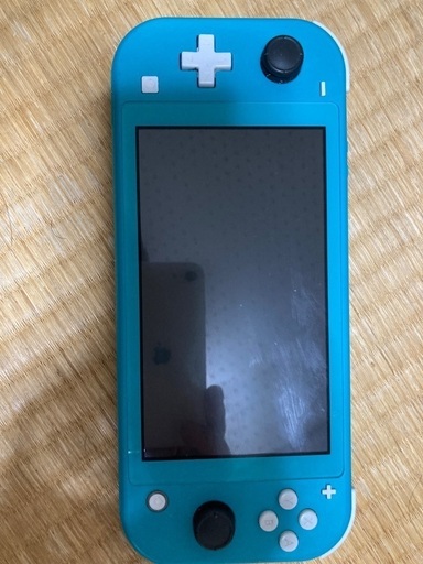 Switchライト、ドラクエ3、コントローラーのセットになります。
