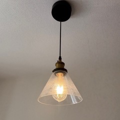 ガラスシェードのペンダント照明