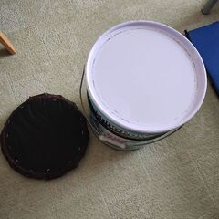 最終【値下げ】2000円→1500円→1200円→1000円 オシャレなペール缶チェアーの画像