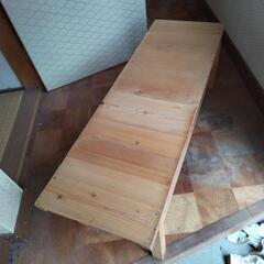 手作り風木製台の画像