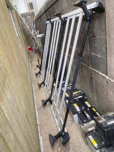 値下げしました。ハイエースキャリアTHULE