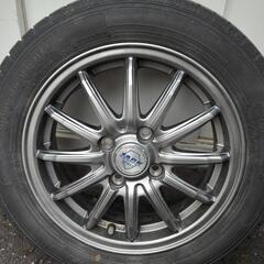 スタッドレスタイヤの画像