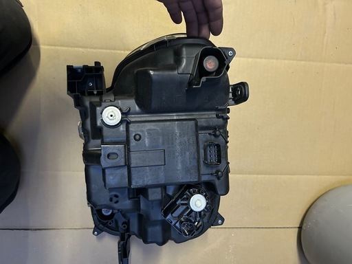 タントLA650ヘッドライト
