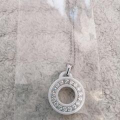 【新品未使用】クロスフォー ネックレスの画像