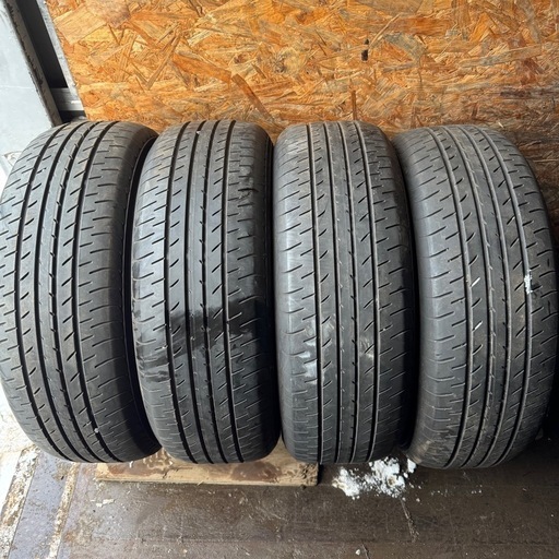 バリ山　YOKOHAMA ヨコハマ　BluEarth E51 225/60R17 夏タイヤ　2015年製　17インチ