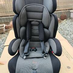 ジュニアシート、チャイルドシート　9kg〜36kg