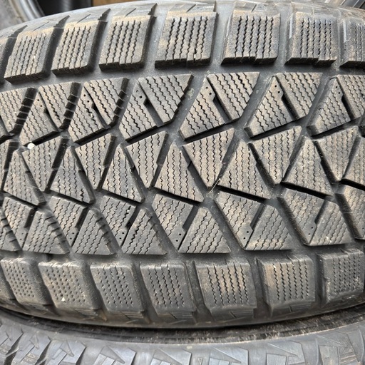 バリ山　BRIDGESTONE ブリヂストン　ブリジストン　DM-V2 275/50R20 スタッドレス　タイヤ　2015年製　20イ