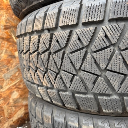 バリ山　BRIDGESTONE ブリヂストン　ブリジストン　DM-V2 275/50R20 スタッドレス　タイヤ　2015年製　20イ