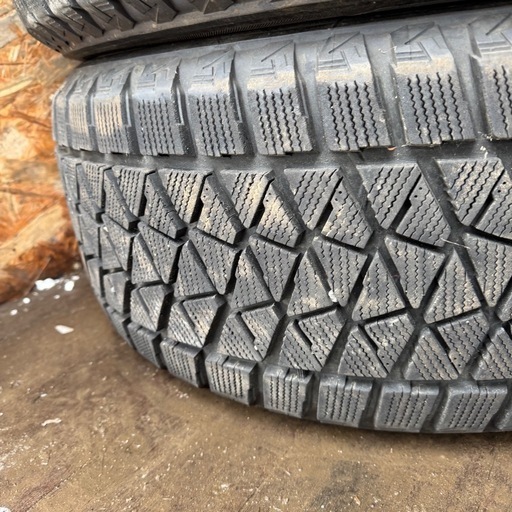 バリ山　BRIDGESTONE ブリヂストン　ブリジストン　DM-V2 275/50R20 スタッドレス　タイヤ　2015年製　20イ