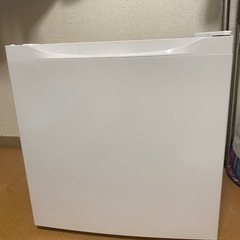 2022年製　冷凍庫31L