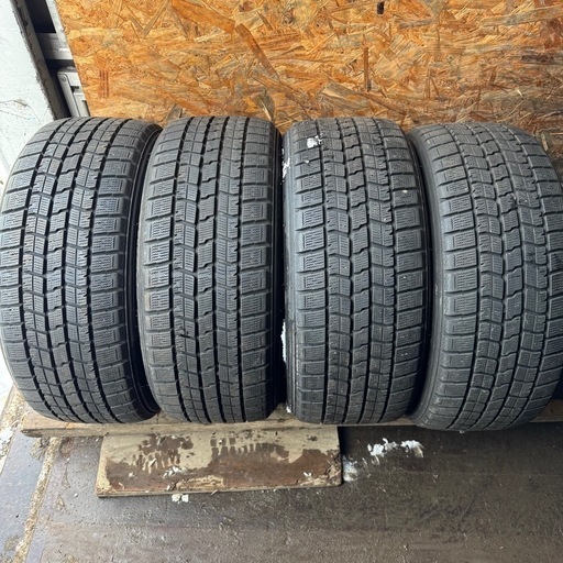 バリ山　GOODYEAR ICENAVI7 225/40R18 スタッドレス　タイヤ　2020年製　18インチ