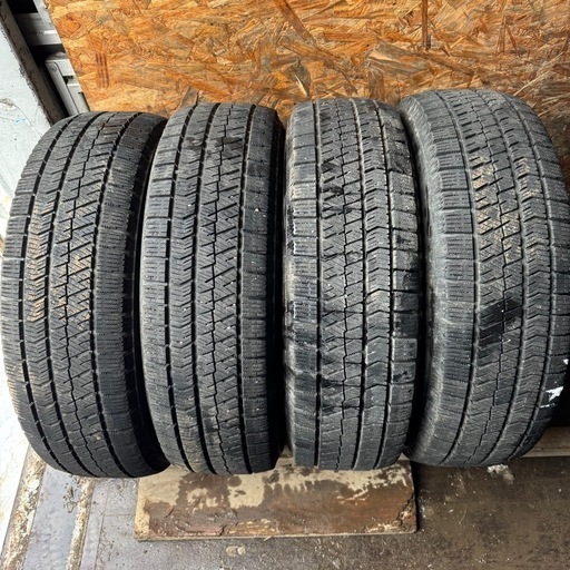 ブリザック VRX2 185/60R15 スタッドレスタイヤ（ブリヂストン