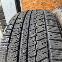 バリ山　BRIDGESTONE ブリヂストン　ブリジストン　VRX2 235/50R18 スタッドレス　タイヤ　2020年製　18インチの画像