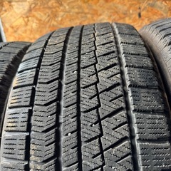 バリ山　BRIDGESTONE ブリヂストン　ブリジストン　VRX2 235/50R18 スタッドレス　タイヤ　2020年製　18インチの画像