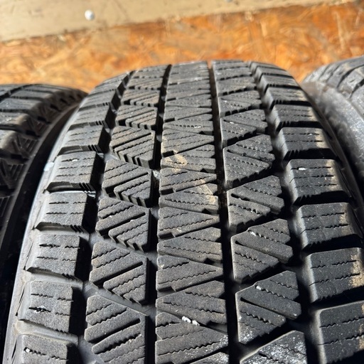 バリ山　BRIDGESTONE ブリヂストン　ブリジストン　DM-V3 225/55R19 スタッドレス　タイヤ　2020年製　19イ