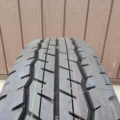 ✨再々値下げ中✨■トヨタ■ハイエース■200系■通称8型■純正タイヤ＆純正ホイール＆純正ホイールカバー■新車外し■4本セット■地域限定■配達します■の画像