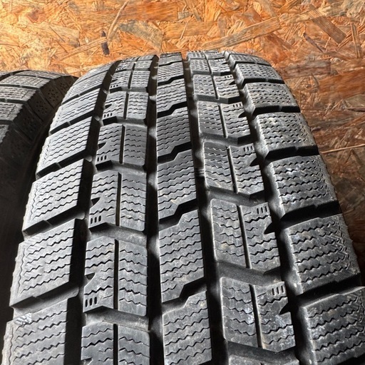 バリ山　GOODYEAR ICENAVI7 215/65R16 スタッドレス　タイヤ　2022年製　16インチ