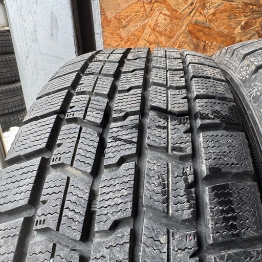 バリ山　GOODYEAR ICENAVI7 215/65R16 スタッドレス　タイヤ　2022年製　16インチ