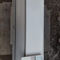 引取りおよび発送のみ　１２〜１４畳用　中型エアコン100V　2013年製　東芝 RAS-401EV　中古正常動作品　ジャンク扱い掲載の画像