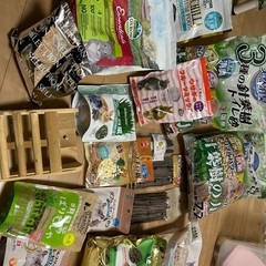 チンチラの餌、砂、移動用ケージおまけ付きの画像