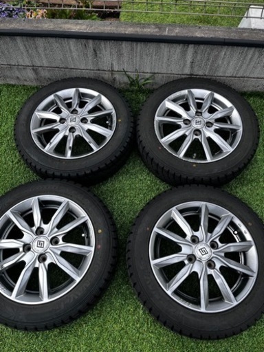 車のパーツ タイヤ、ホイール