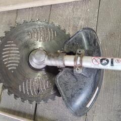 草刈り機　替え刃付きです。の画像