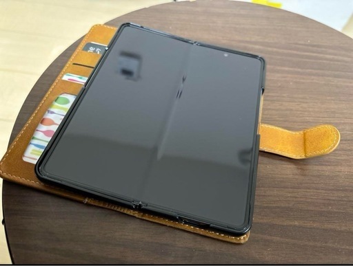 Samsung 折りたたみスマートフォン