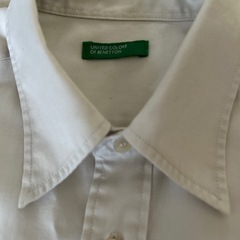 UNITED COLORS OF BENETTON ベネトン 半袖シャツ  白　四条畷学園中学校の画像