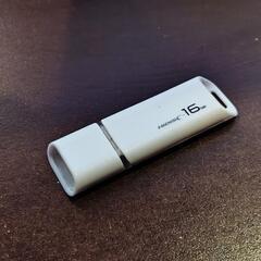 【まとめ取引可】USBメモリ 16GB 白 フォーマット済