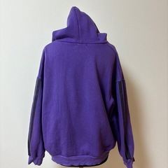 DING 紫色のフード付きパーカー
の画像