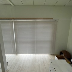 ブラインド（横200cm x 縦175cm）