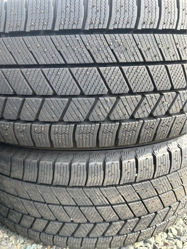 215/45r17 スタッドレス　タイヤのみ 