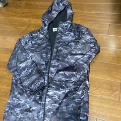 🉐お値下げしました❗️outdoor      ナイロンパーカーの画像