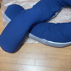 【終了】マタニティ抱き枕（カバー付き）・紙おむつ処理ポット・ベビーバス　３点　赤ちゃんセットの画像