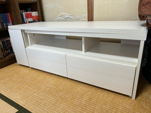 伸縮可能！テレビ台、ローボード